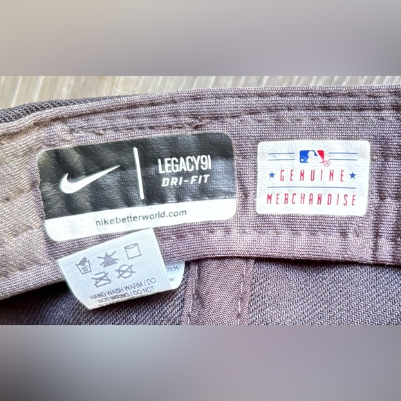 NIKE New York Yankees MLB Dri-Fit Legacy91 Velcro Strap Hat - Picture 5 of 5